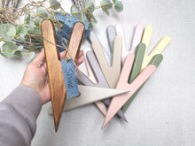 Load image into Gallery viewer, 🧡 Handmade Wooden Hearts