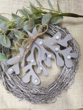 Load image into Gallery viewer, Wooden Mistletoe
