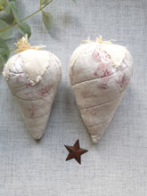 Load image into Gallery viewer, Quilted strawberries
