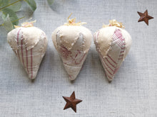 Load image into Gallery viewer, Quilted strawberries
