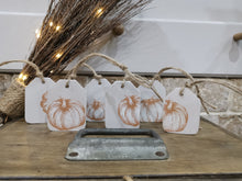 Load image into Gallery viewer, Set of 6 pumpkin tags
