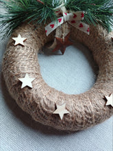 Load image into Gallery viewer, Small hessian Christmas wreath

