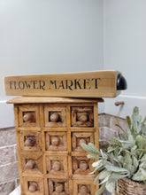 Load image into Gallery viewer, Low wooden crate - Flower Market
