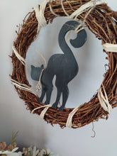 Load image into Gallery viewer, 8" Wreath with wooden Black Cat
