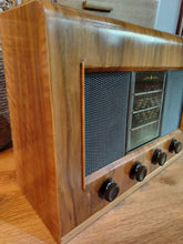 Load image into Gallery viewer, Vintage Radio Bluetooth Speaker
