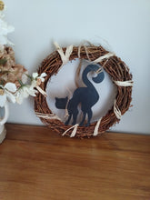 Load image into Gallery viewer, 8" Wreath with wooden Black Cat
