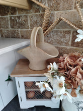Load image into Gallery viewer, Moira Pottery Hillstonia Basket
