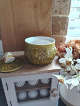Load image into Gallery viewer, Vintage Bee Honey pot
