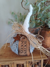Load image into Gallery viewer, Knitted pumpkins with long stalks
