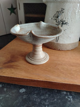 Load image into Gallery viewer, Cute Vintage pottery dish
