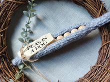 Load image into Gallery viewer, Knitted &amp; wooden peas in a pod
