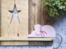 Load image into Gallery viewer, Wooden mouse with bell - Pink
