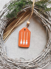 Load image into Gallery viewer, Small Wooden Autumn Tags - White detailing
