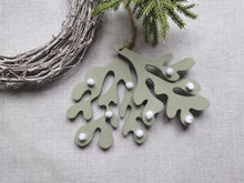 Load image into Gallery viewer, Wooden Mistletoe
